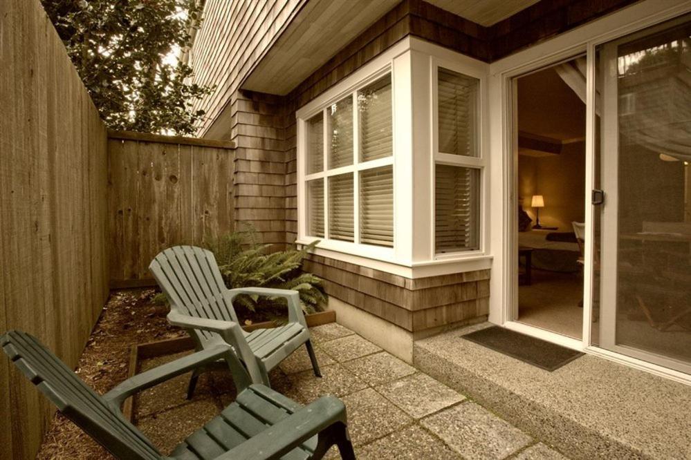 The Courtyard Hotel Cannon Beach Exterior photo